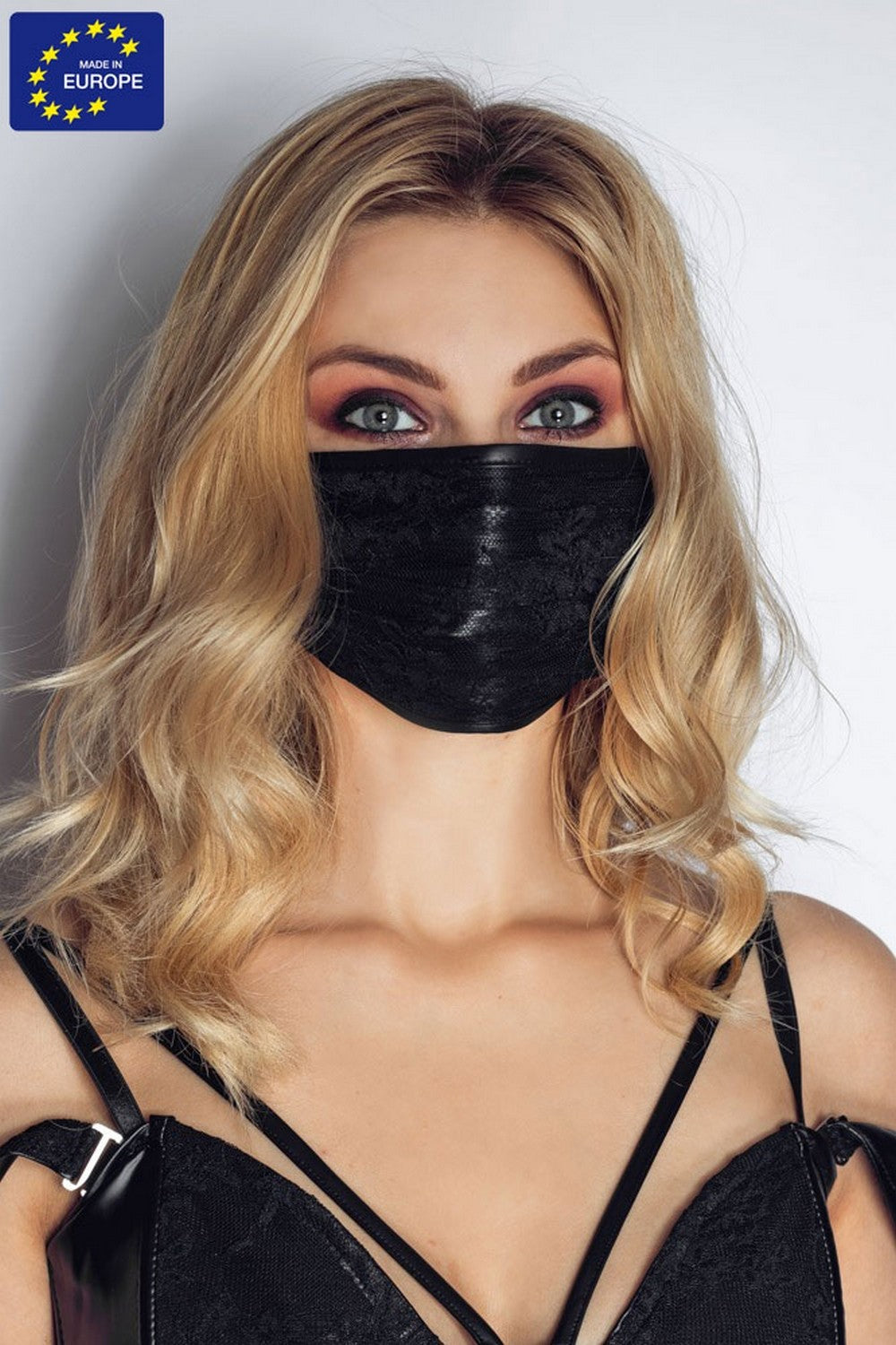 Masque facial wetlook et dentelle - Noir Handmade Image principale du produit